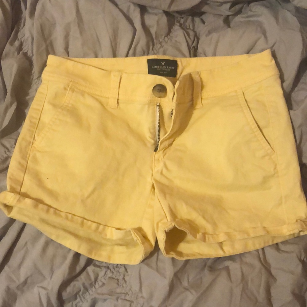 American Eagle Midi Light Yellow Stretch Shorts